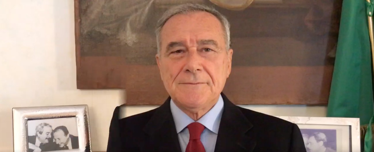 Copertina di Diciotti, l’appello di Pietro Grasso agli attivisti M5s: “Stanno scaricando su di voi la responsabilità. Vi prendono in giro”