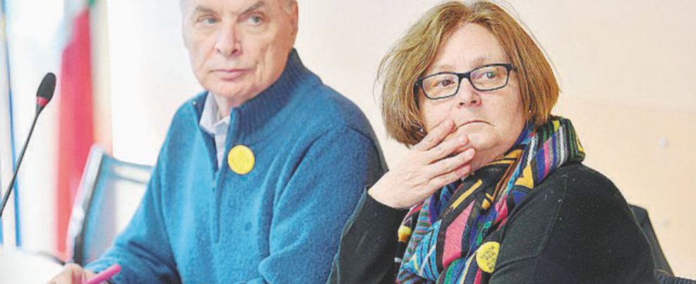 Dolore senza fine - Claudio e Paola Regeni Papà Regeni: “Dateci almeno i vestiti”