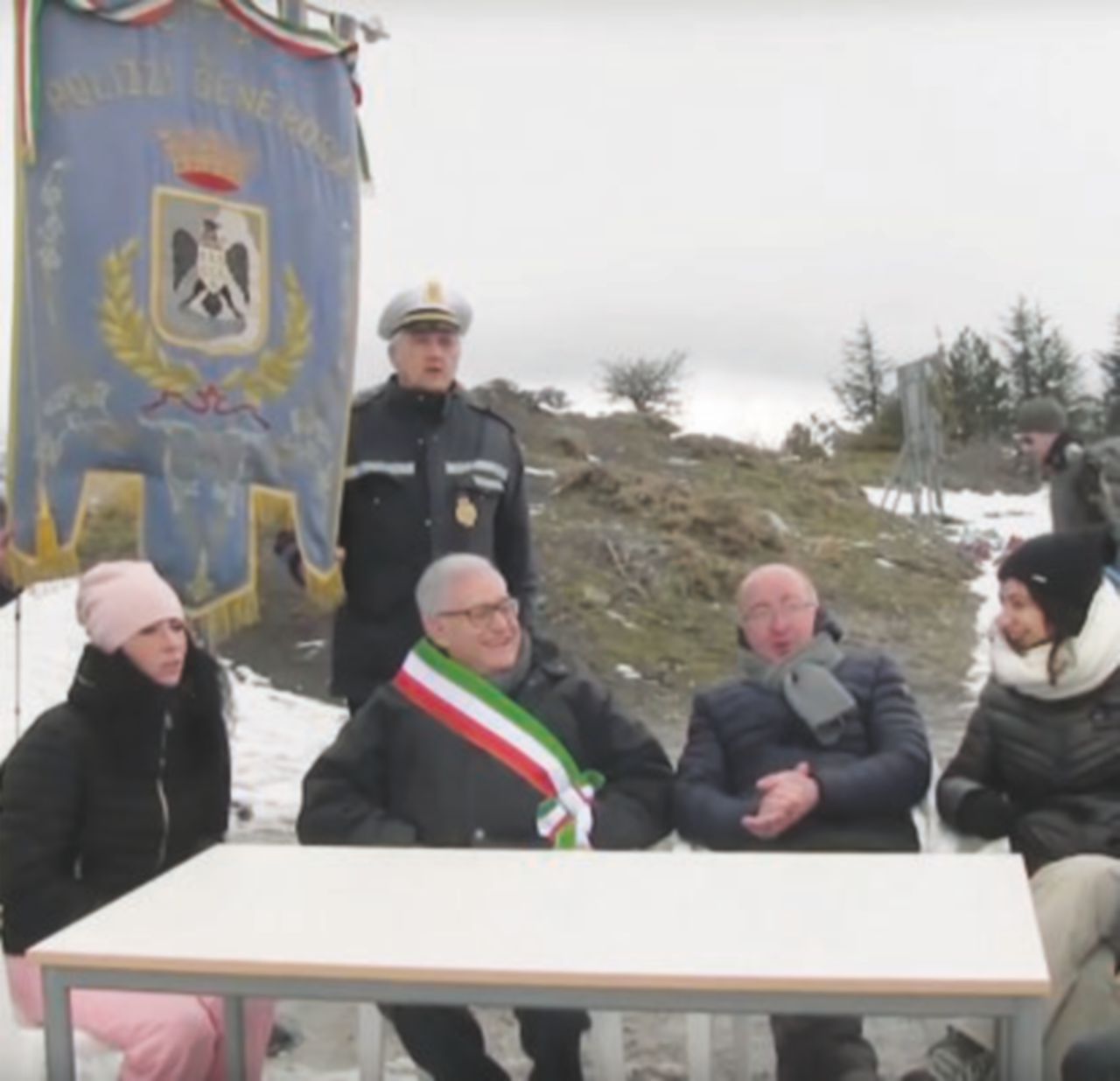 Giuseppe Lo Verde Senza strada da 13 anni, il sindaco chiede aiuto ai vip: “Martin Scorsese, dacci una mano tu”