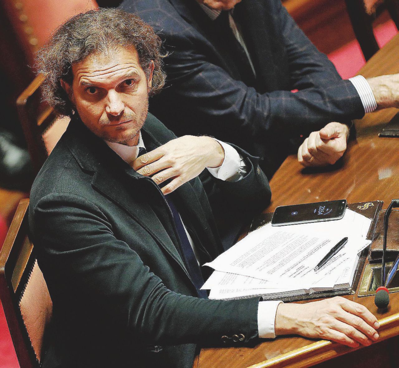 Copertina di Lega e Regioni di traverso. Il reddito si arena in Senato