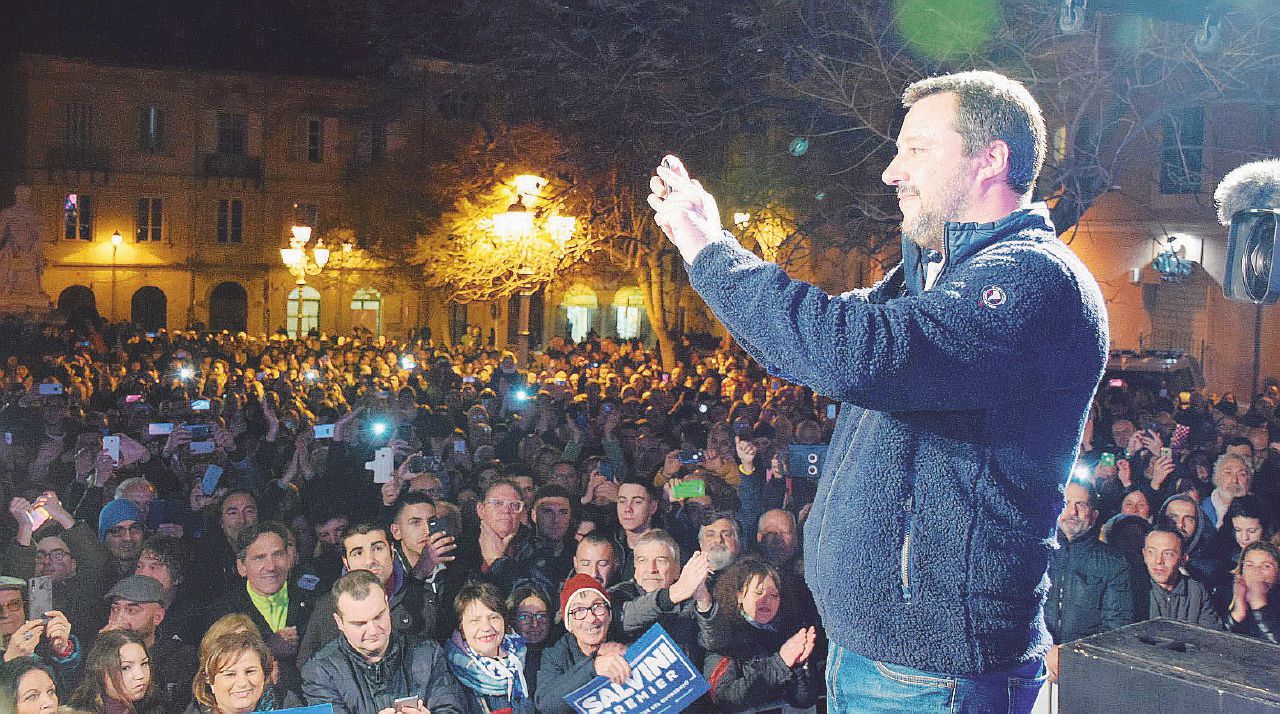 In Sardegna è gara a perdere: il favorito è sempre Salvini