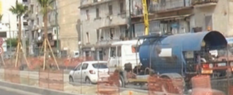 - I cantieri di via Marina - Ansa Fatture false e truffa al Comune. Sette arresti per il cantiere e i lavori infiniti in via Marina