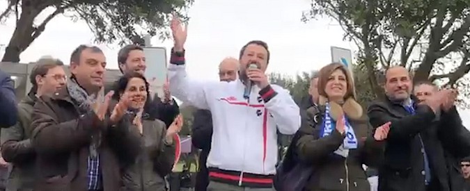 Copertina di Sardegna, fischi e insulti al comizio di Salvini: “Mi hanno detto stronzo e merda?”. Ecco come risponde