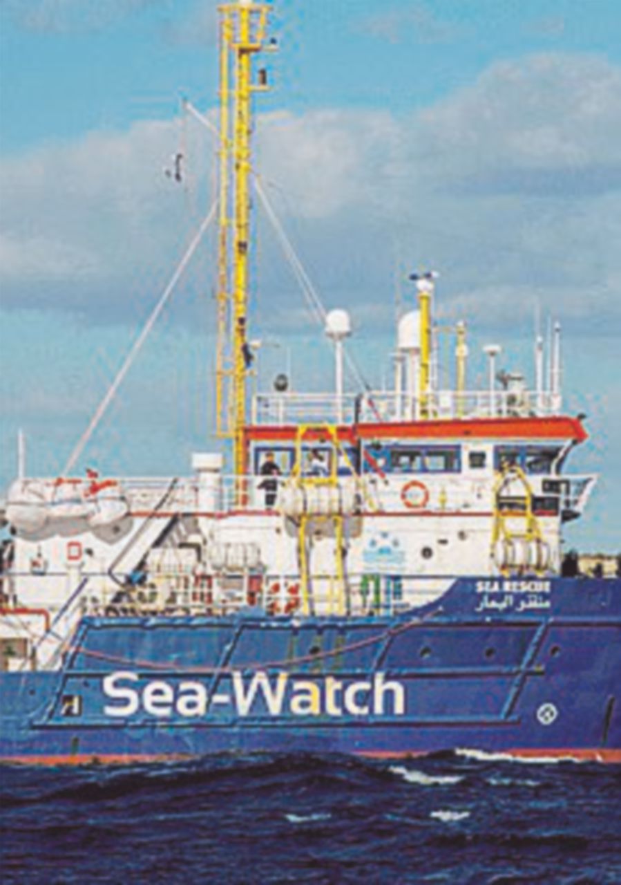 Copertina di Sea Watch in Francia: “Contro di noi un abuso di potere”