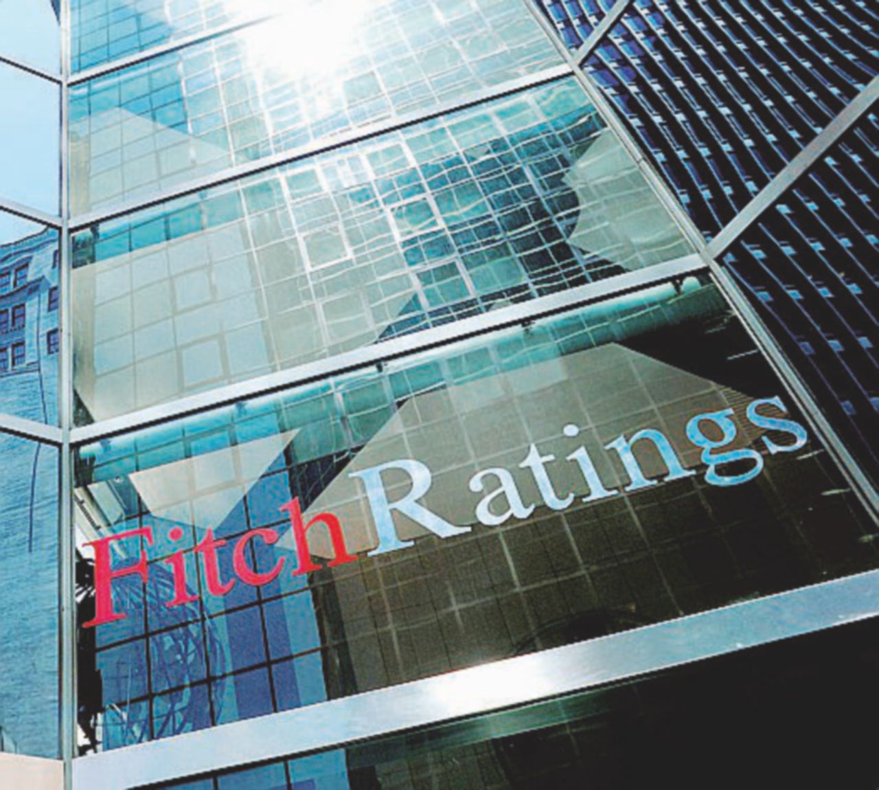 Copertina di Graziati dall’agenzia Fitch: per ora niente taglio al rating