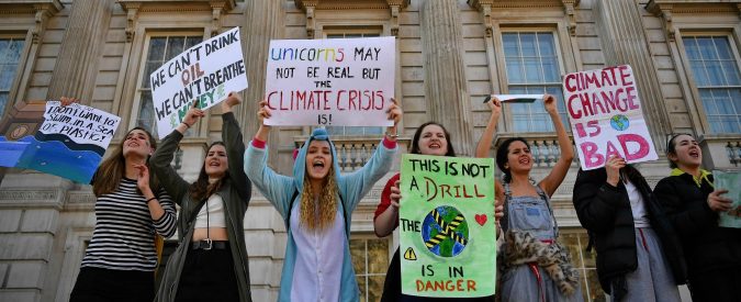 Da Torino a Siracusa, comuni dichiarano emergenza climatica. Emissioni, trasporti e verde pubblico: i ‘piani di adattamento’