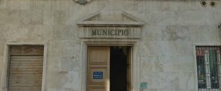Copertina di Abruzzo, a Ortona sindaco e giunta si aumentano gli stipendi: “Impegno part-time è causa di cattiva amministrazione”