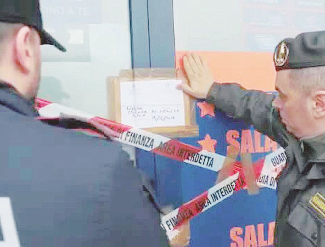 Copertina di “In 5 mesi prendiamo il Veneto” Sindaci e imprese in fila dai clan