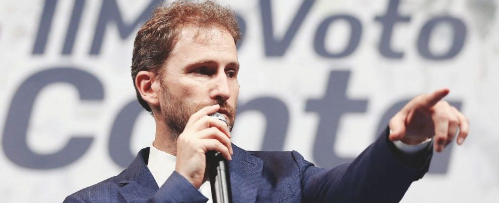 Davide Casaleggio: “Aumentiamo lo stipendio ai consiglieri comunali e tagliamolo ai parlamentari. Io mai in politica” Davide Casaleggio: “Aumentiamo lo stipendio ai consiglieri comunali e tagliamolo ai parlamentari. Io mai in politica”