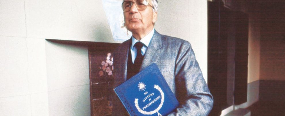Gran Maestro - Il Venerabile Licio Gelli, sodale di Giulio Andreotti e della destra golpista, con la P2 varò il Piano di Rinascita democratica - Umberto Pizzi Quell’idea di Gelli da attuare dopo un golpe, poi adottata dal Psi di Craxi e da Berlusconi