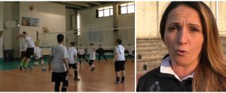 Copertina di Napoli, a Scampia la squadra di volley che aiuta i ragazzi del quartiere: “Creiamo un’alternativa alla desolazione”