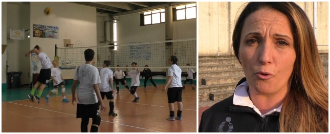 Copertina di Napoli, a Scampia la squadra di volley che aiuta i ragazzi del quartiere: “Creiamo un’alternativa alla desolazione”