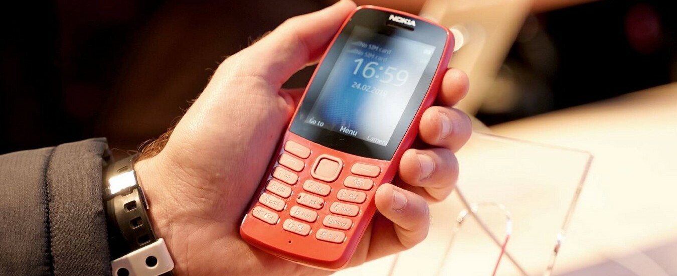 Nokia 210 è il telefonino che rompe gli schemi: costa 30 euro, si collega a Internet e ha un’autonomia di 20 giorni