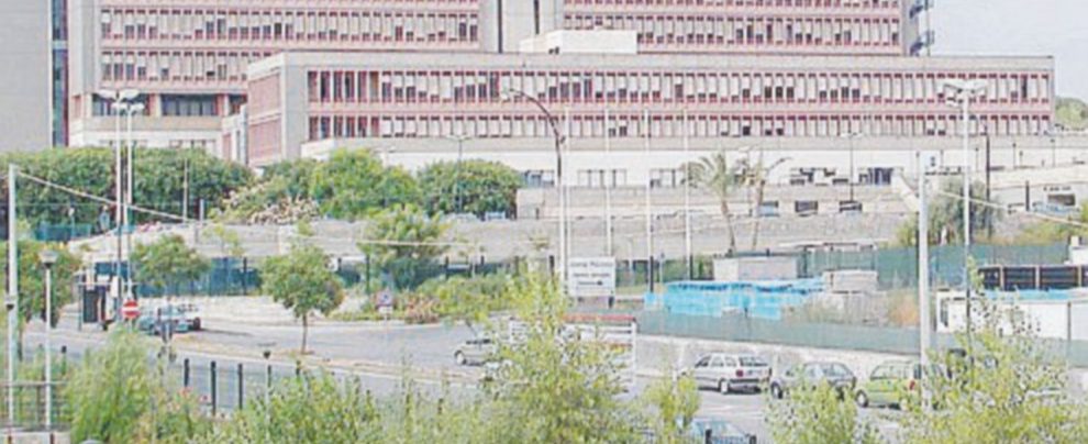 L’ospedale di Catania “Appalto truccato” al Policlinico: primario agli arresti domiciliari. In cambio viaggi in Usa e a Dubai