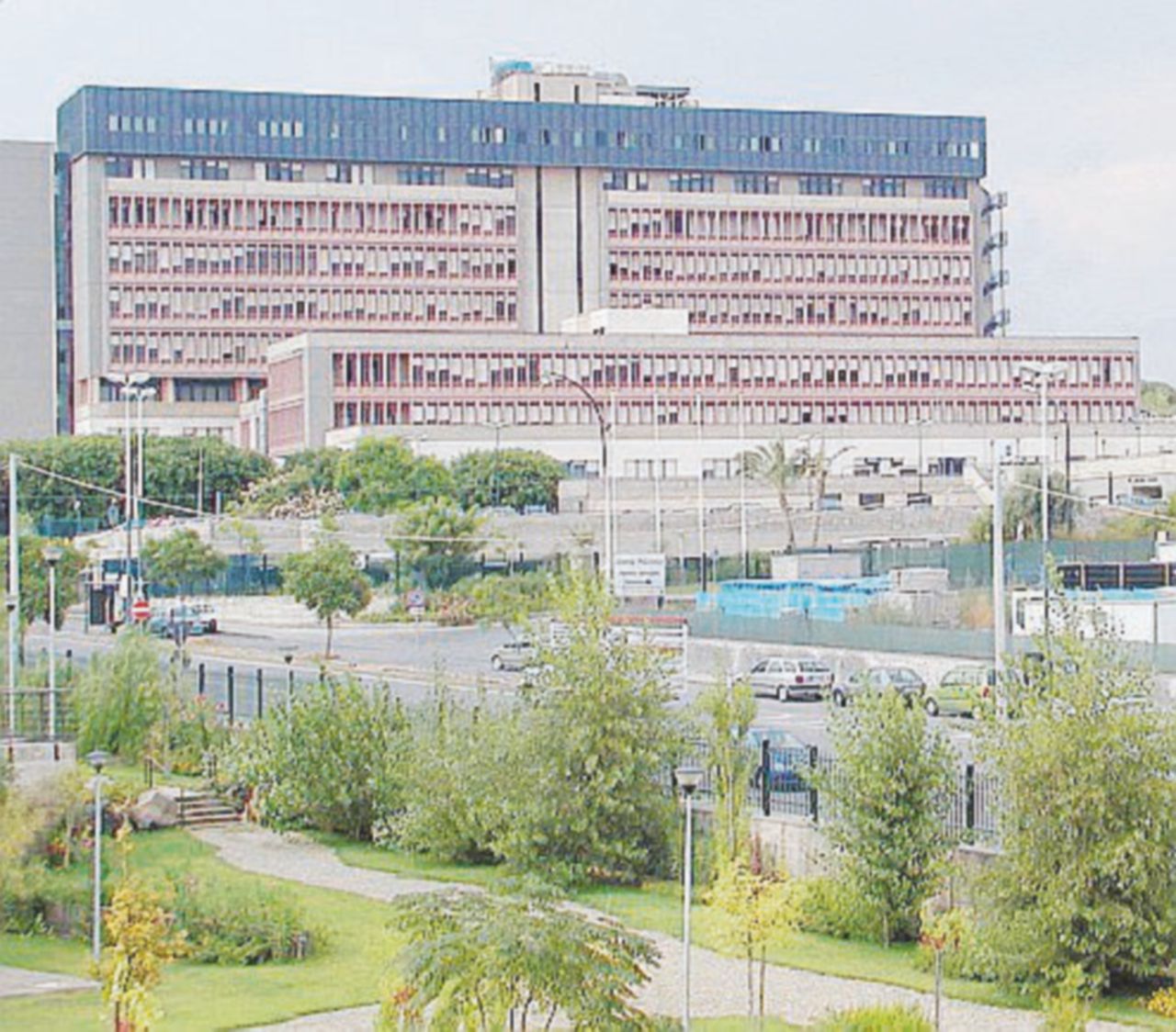 “Appalto truccato” al Policlinico: primario agli arresti domiciliari. In cambio viaggi in Usa e a Dubai