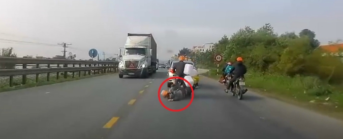 Copertina di La prontezza di questa mamma lascia senza parole: ecco come salva la figlia da una situazione incredibile