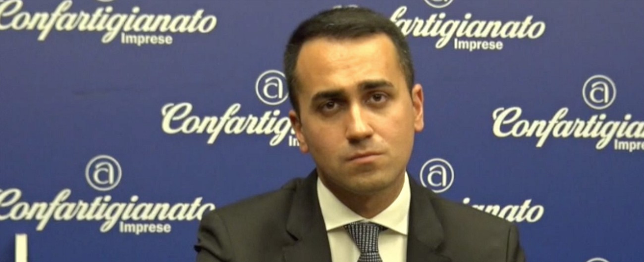 Copertina di Legittima Difesa, Di Maio: “Malumori M5s? È nel contratto, rispettiamo impegni”