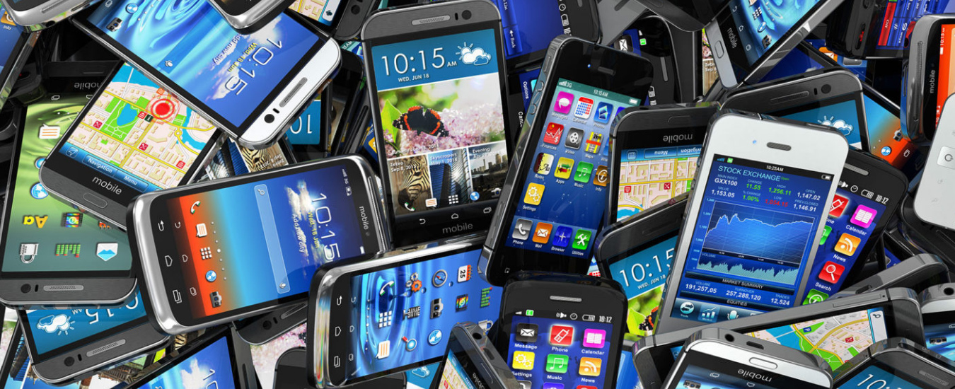 Il mercato smartphone ha un grande problema: le due tecnologie del futuro, allo stato attuale, convincono poco