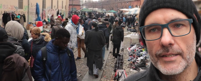 Copertina di Torino, la giunta M5s sposta gli ambulanti ma loro occupano l’area: “Vogliono farci andare in periferia”