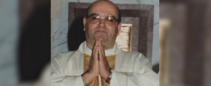 Copertina di Lecce, il prete accusato di abusi sessuali alla vittima: “Era affetto. Dammi l’Iban, ti faccio un regalo”