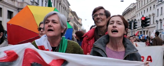 Copertina di People, voci dal corteo contro il razzismo: “Bisogna decidere da che parte stare, questo Paese non è ancora perduto”