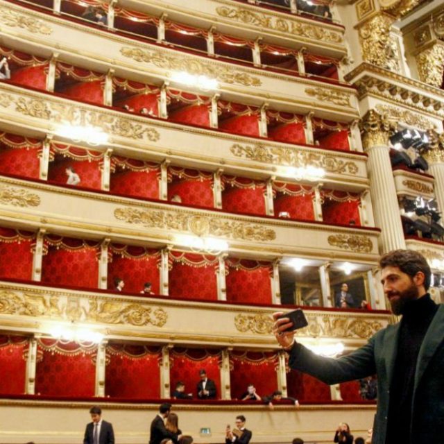 La Scala, l’Arabia pronta a un maxi-finanziamento (e diventare socia). La commissione Ue per i diritti umani: “Schiaffo alla Milano dei diritti”