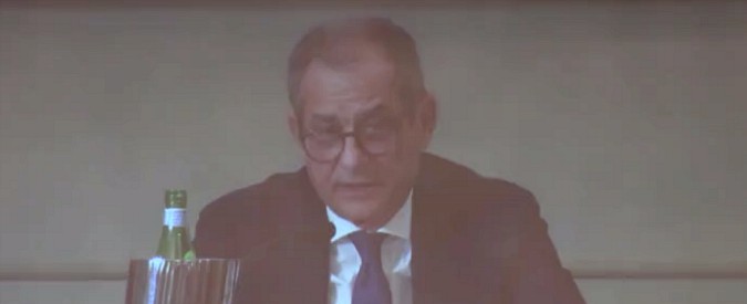 Copertina di Tria: “Senza fiducia non ci sono manovre che tengano. Governo rilanci investimenti pubblici e infrastrutture”