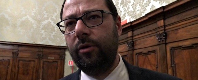 Copertina di Legittima difesa, Patuanelli (M5s): “Malumori nel Movimento? Non capisco critiche ex post, conoscono contratto”