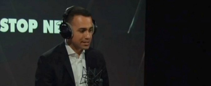 Copertina di Reddito di cittadinanza, Di Maio: “Assumeremo 6mila persone per centri impiego. Regioni? Loro battaglia non sia politica”