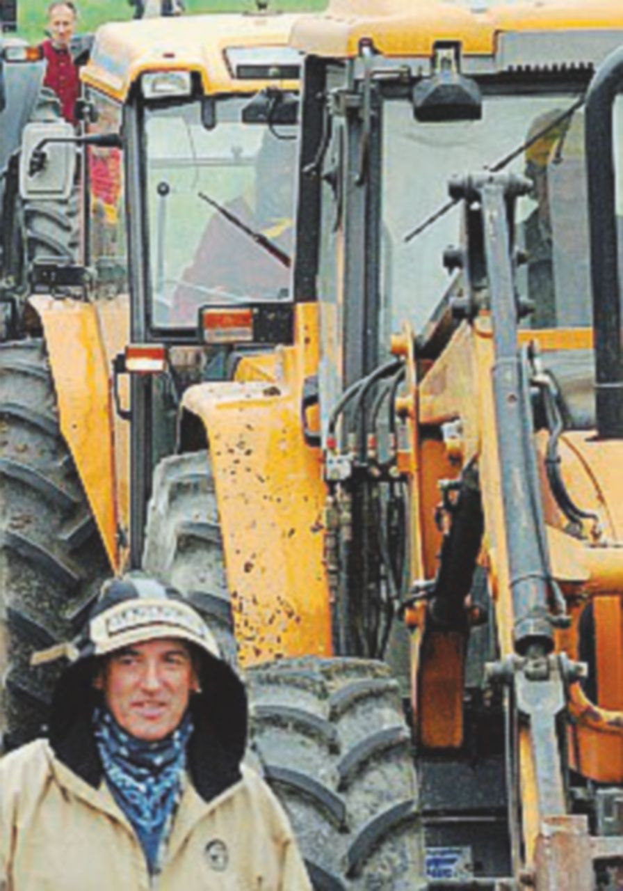 Agricoltura, si apre il fronte in Sicilia: trattori in strada Agricoltura, si apre il fronte in Sicilia: trattori in strada