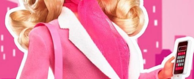 Barbie compie 60 anni: storia della bambola bionda (nata mora!) più amata, criticata e venduta al mondo