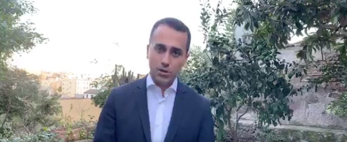 Copertina di Governo, Di Maio: “Avanti con responsabilità”. Poi striglia Salvini: “Basta folklore, il paese ha bisogno di tranquillità”