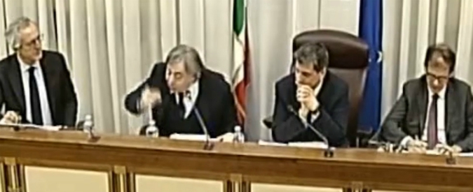 Copertina di Rai, Freccero sbotta in audizione: “Vespa comanda e io mi devo inchinare. Lo so, pagherò per questo sfogo…”