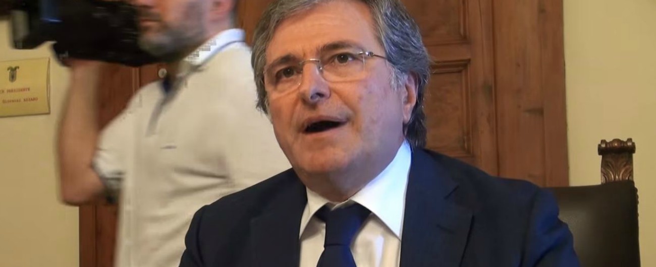 Taranto, l’ex presidente della provincia Tamburrano (Fi) arrestato: “Mazzette per finanziare corsa al Senato della moglie”