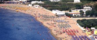 Puglia, stop alla plastica nelle spiagge dalla prossima estate: primo caso in Italia