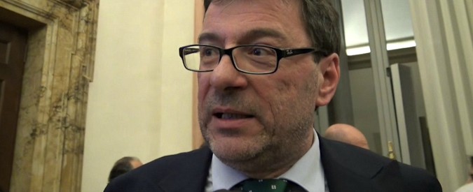Copertina di Via della Seta, Giorgetti: “Memorandum si farà, ma con paletti. Ridicolo parlare di distacco dagli Stati Uniti”