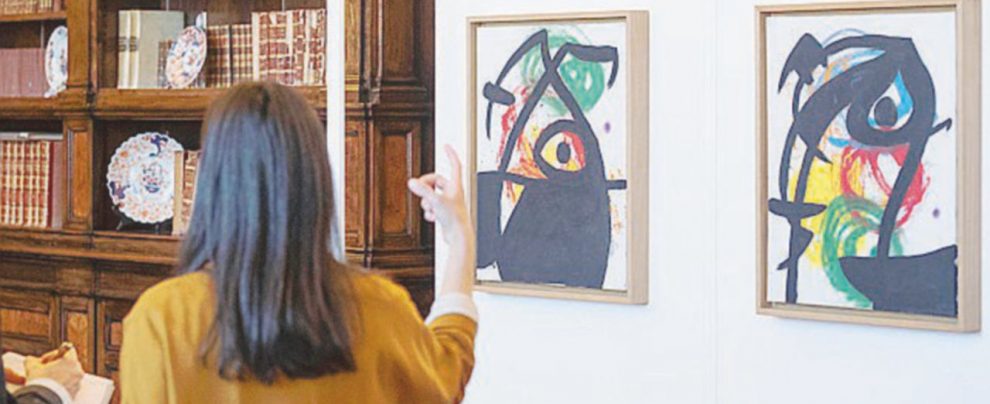 Colori e forme - Joan Miró (1893 – 1983) e le opere esposte in casa dell’ambasciatore spagnolo a Roma - Ansa Miró il plagiatore di materia ora si affaccia sul Fontanone