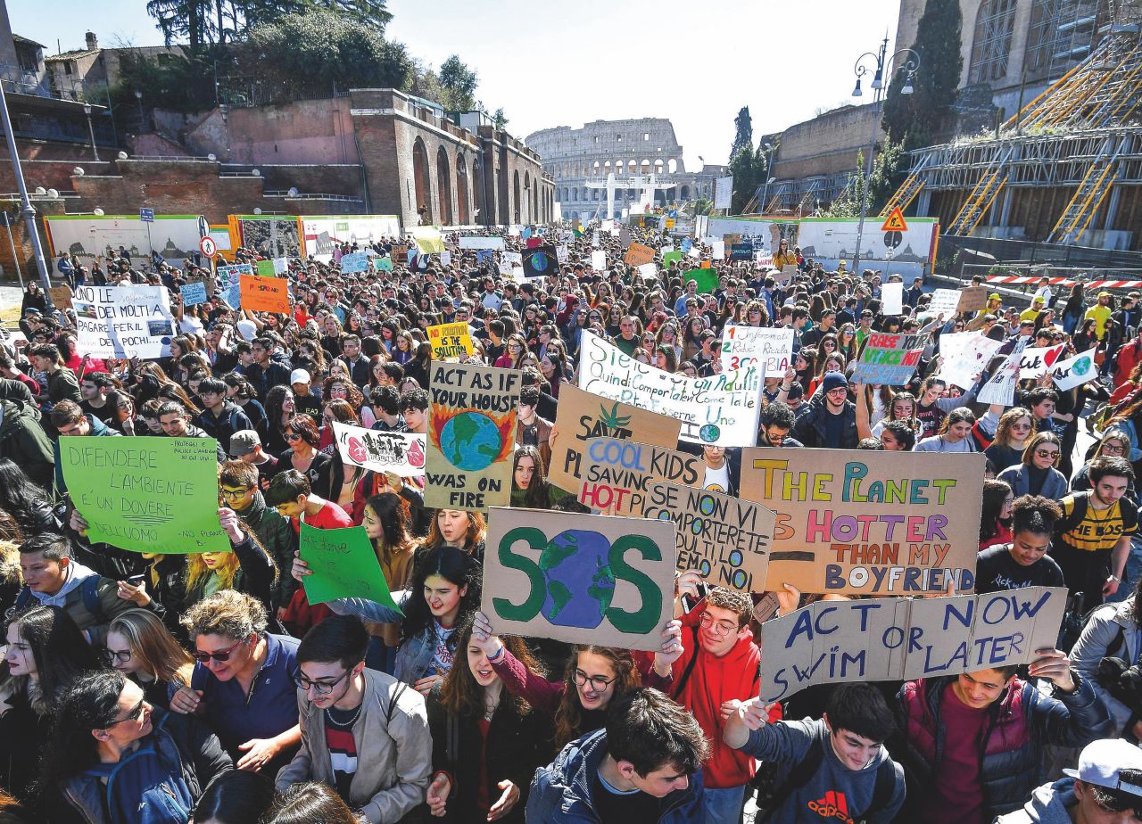 Copertina di Tutti in sciopero per il clima: il mondo salvato dai ragazzini