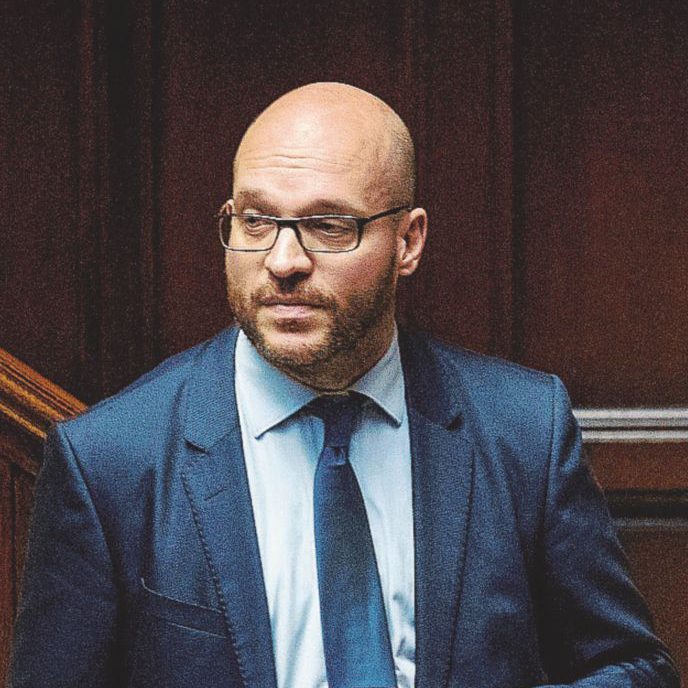 Sì al patrocinio - Il ministro Lorenzo Fontana - LaPresse Famiglia, tre ministri sul palco. Il logo è abusivo, la Lega insiste