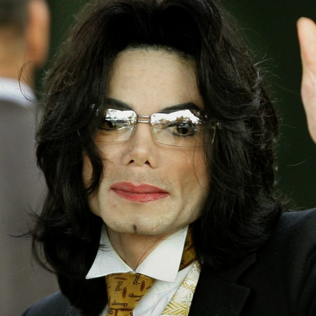 “Leaving Neverland”, arriva in Italia (sul Nove) il documentario su Michael Jackson e le accuse di pedofilia. La vittima: “Lì facevamo sesso”