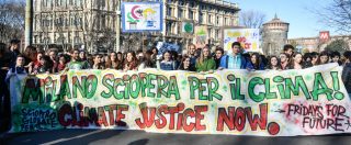 Copertina di Clima, non solo Greta. Perché si delegittimano i ragazzi in piazza? “Chi li immaginava addormentati è rimasto spiazzato”