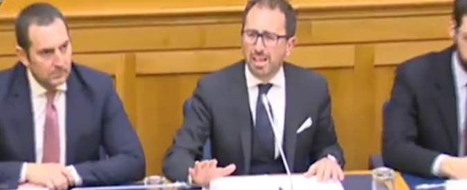 Copertina di Femminicidio, Bonafede: ‘Motivazioni di certe sentenze creano messaggio sbagliato. Nessuno spazio a delitto d’onore’