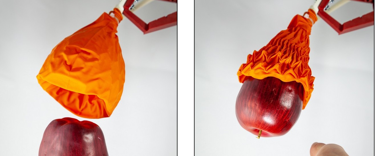 Il palloncino robot afferra con delicatezza anche gli oggetti molto pesanti