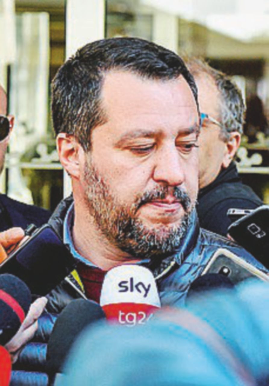 Copertina di Salvini, no comment: “Sull’avvelenamento aspetto certezze”
