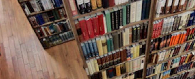 Riotta: “La scarsa qualità dei romanzi italiani? Riflette un mercato librario avido di giallacci volgari, malscritti”. Ah sì?
