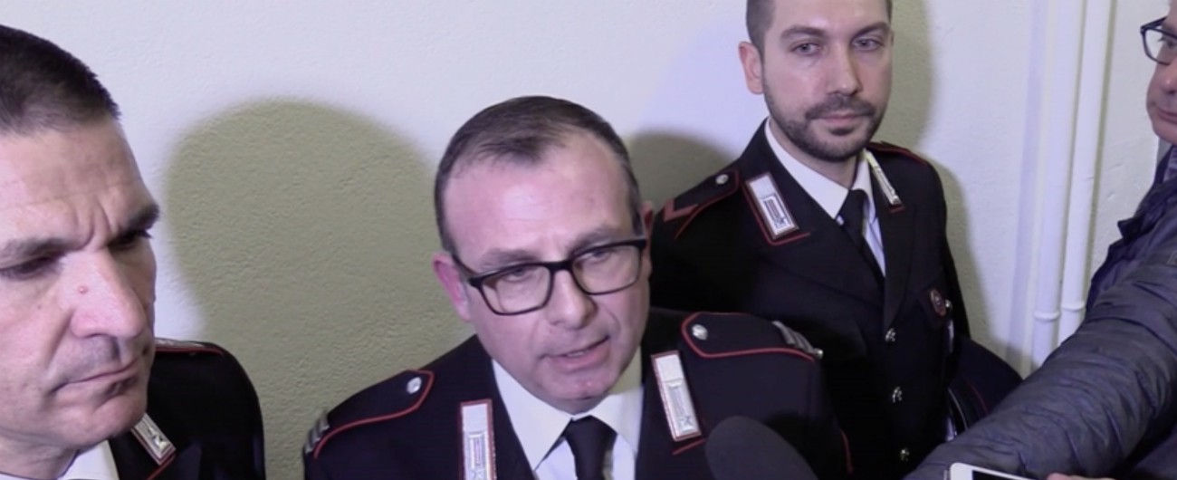 Copertina di Bus dirottato, il carabiniere: “Battevano sui vetri, paura che qualcuno non fosse uscito. Poi abbiamo fatto l’appello”