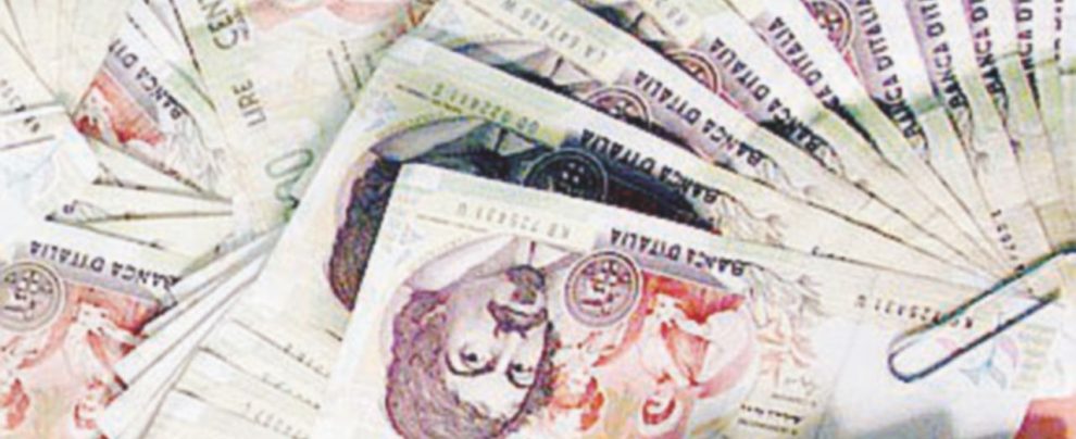 Vecchie lire - Ansa La camorra ha ancora miliardi in lire da ripulire in euro. Finanza scopre il trucco: 4 arresti