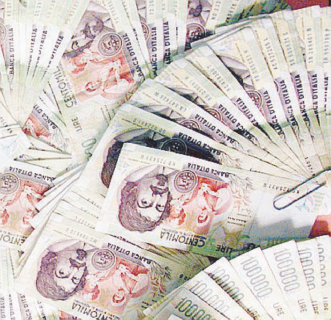Vecchie lire - Ansa La camorra ha ancora miliardi in lire da ripulire in euro. Finanza scopre il trucco: 4 arresti
