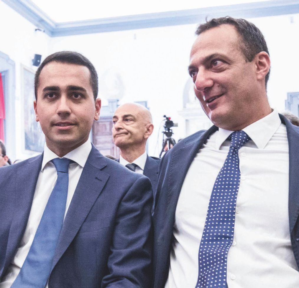 Copertina di La festa a lutto per il reddito: il risveglio “fracico” dei 5 Stelle