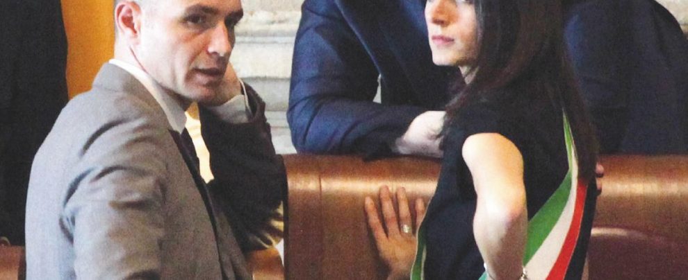 Roma, indagato Frongia. Di Maio lo fa sospendere Roma, indagato Frongia. Di Maio lo fa sospendere